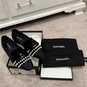 CHANEL Black Flats with Pearls size 9.5 like new